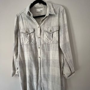 Ladies plaid mid-thigh length shirt